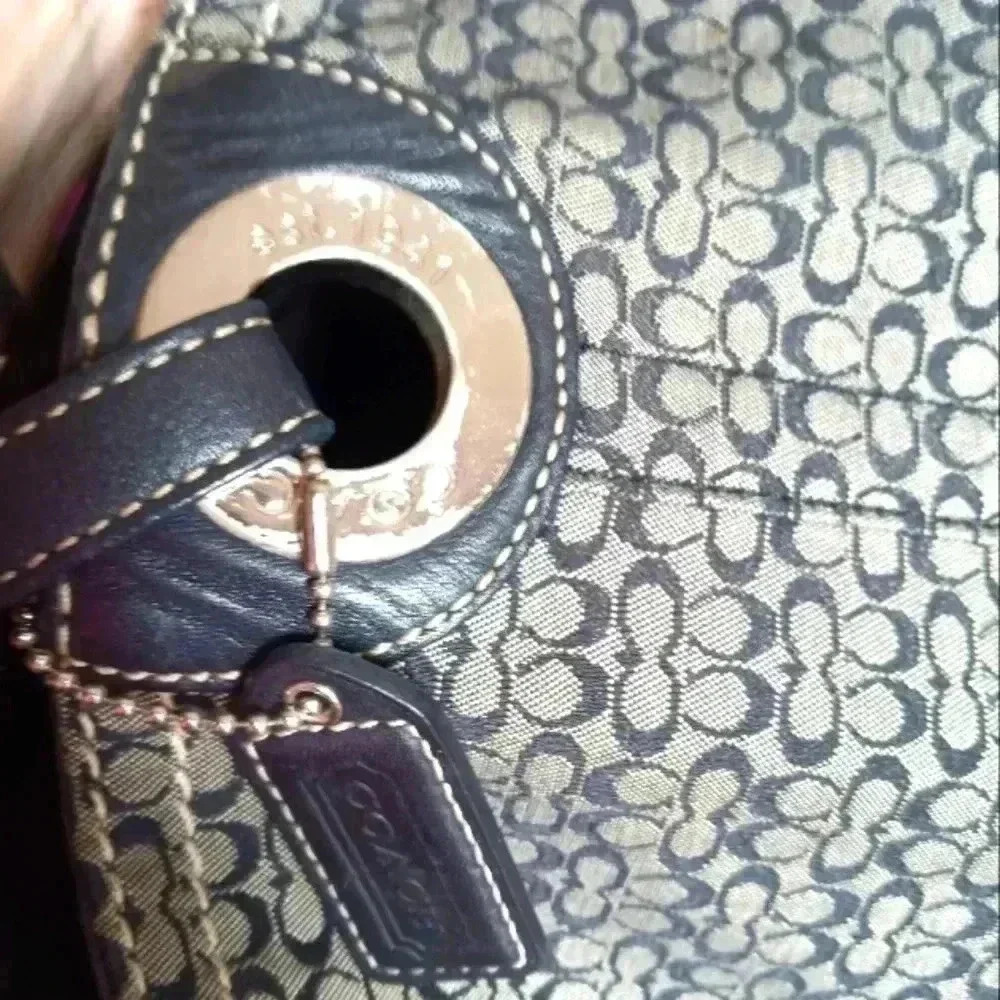 Coach Purse Vintage 90's Like New - Picture 2 of 4